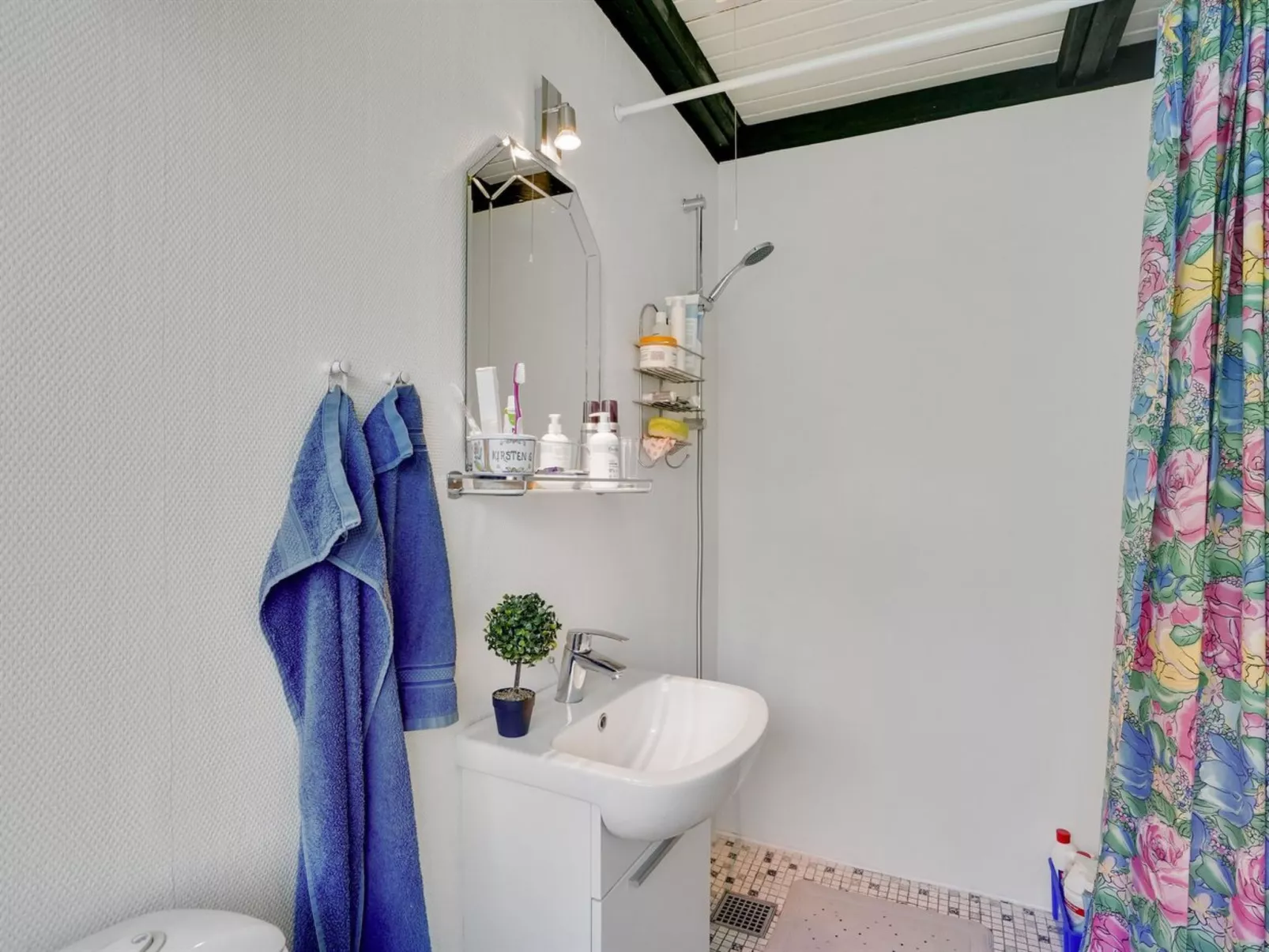 "Vasilij" - 300m to the fjord-Binnen