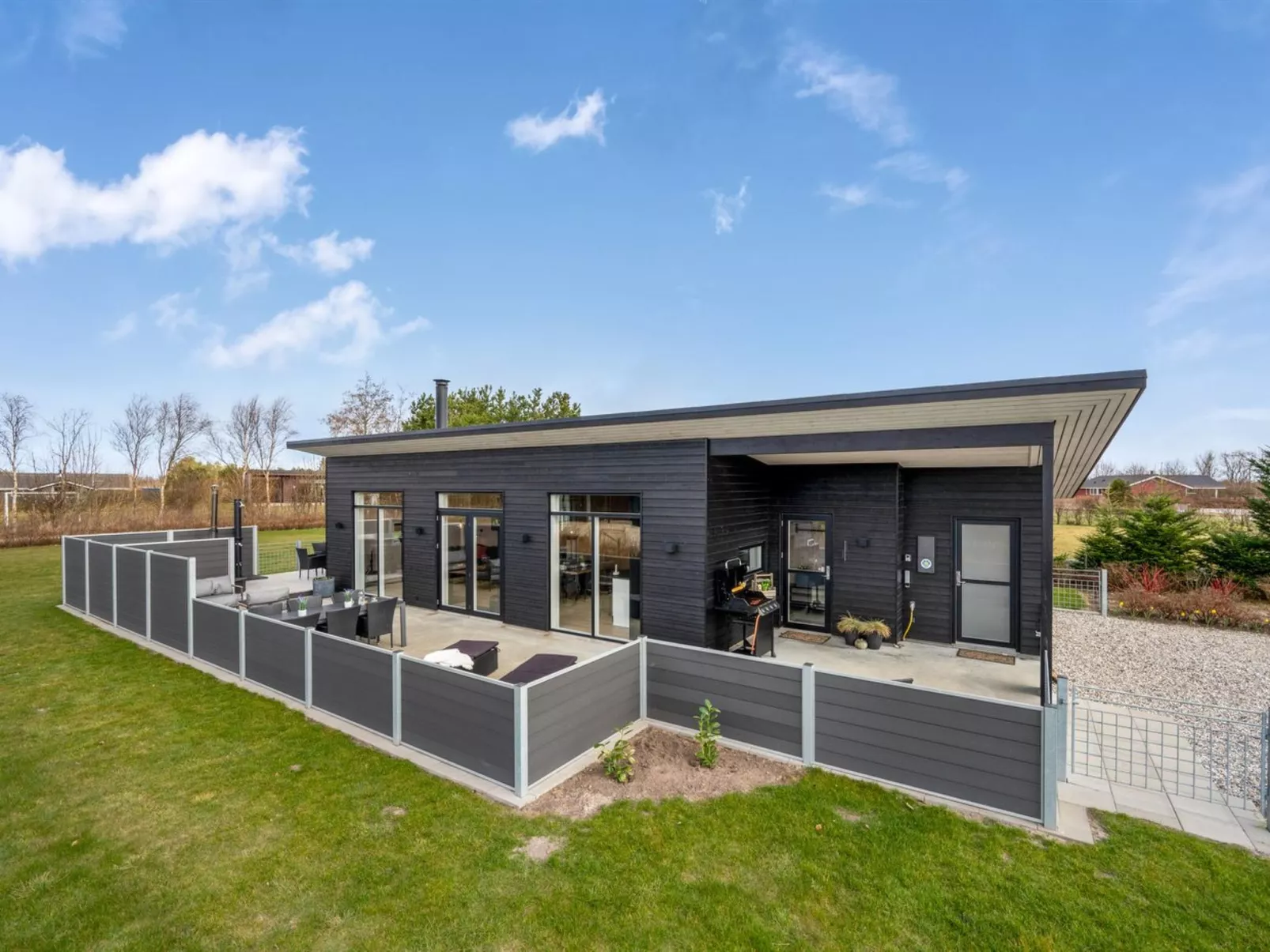 "Gela" - 1.3km to the fjord-Buiten