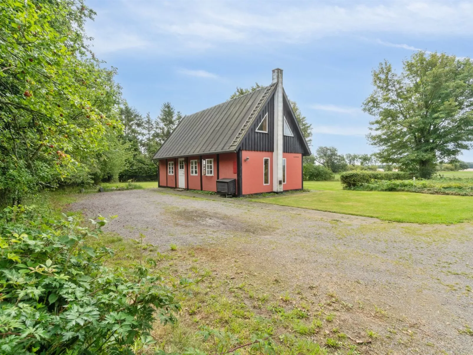 "Thana" - 8km from the sea-Buiten