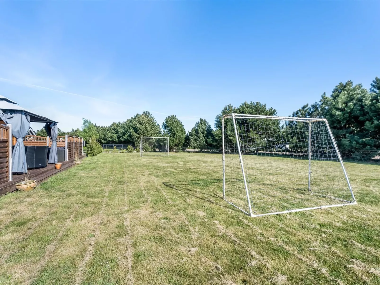 "Vicktoria" - 1.5km from the sea-Buiten