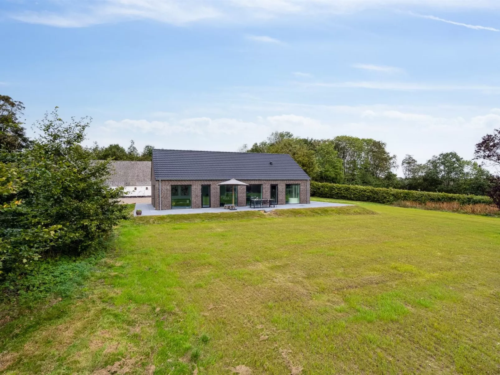 "Landuin" - 30km from the sea-Buiten