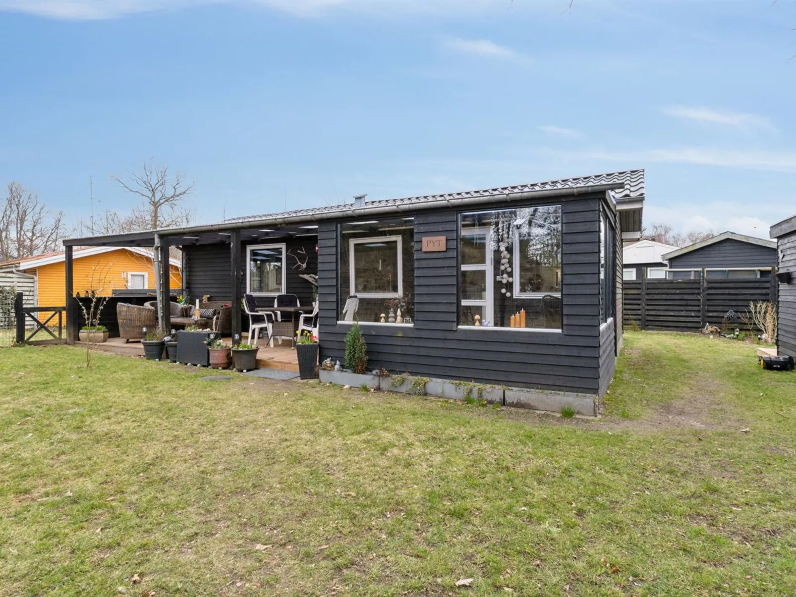 "Tjarven" - 300m from the sea-Buiten