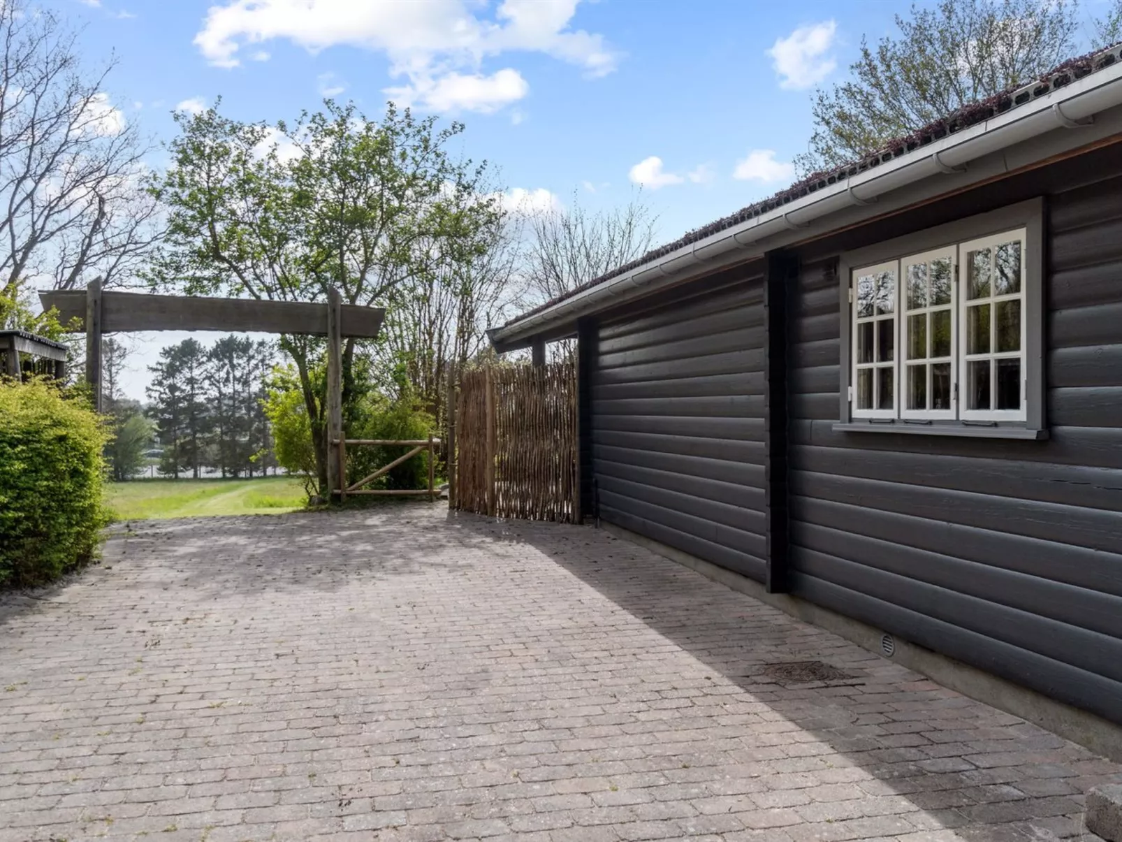 "Till" - 1.6km from the sea-Buiten