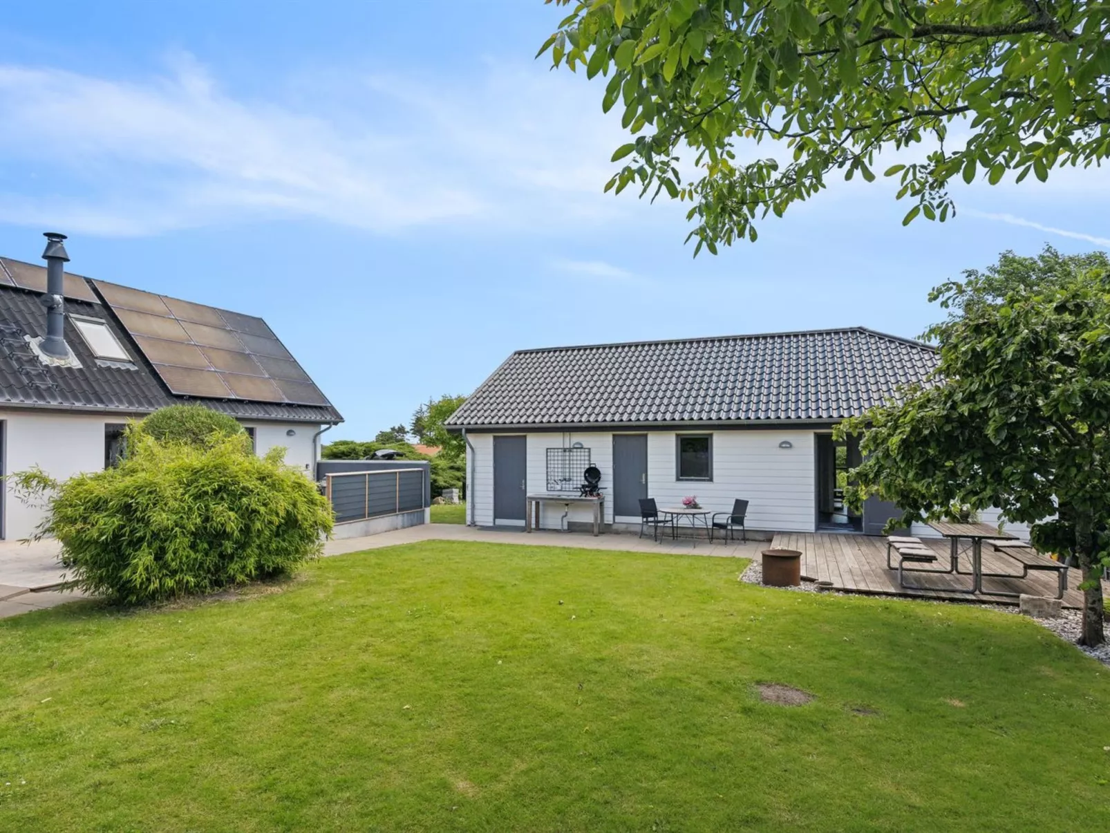 "Alona" - 90m from the sea-Buiten