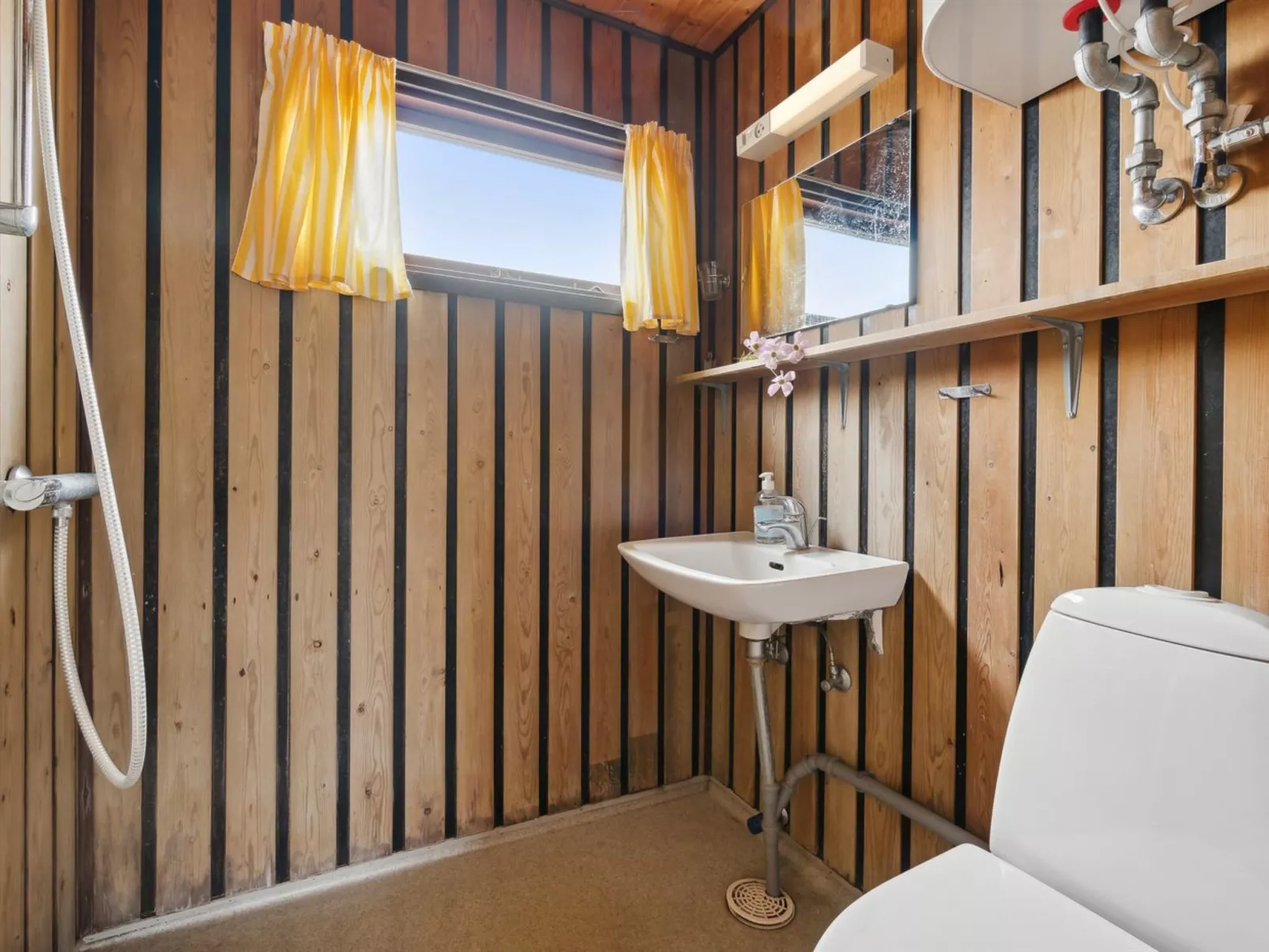 "Sulo" - 1.4km from the sea-Binnen