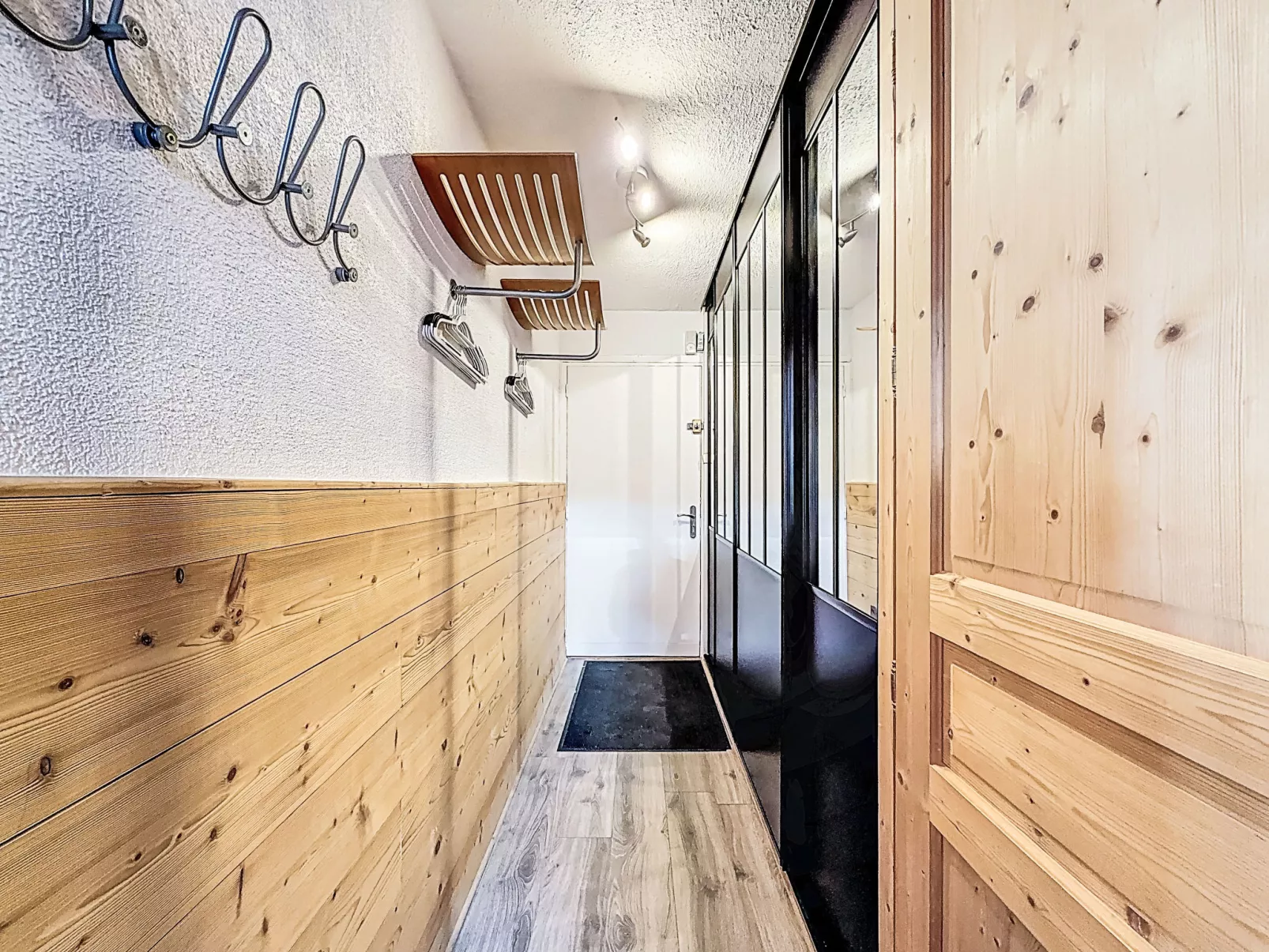 Les Grandes Balmes I et II (Le Lac)-Binnen