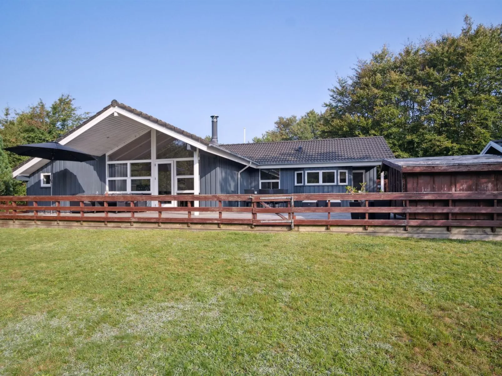 "Elif" - 30km from the sea-Buiten