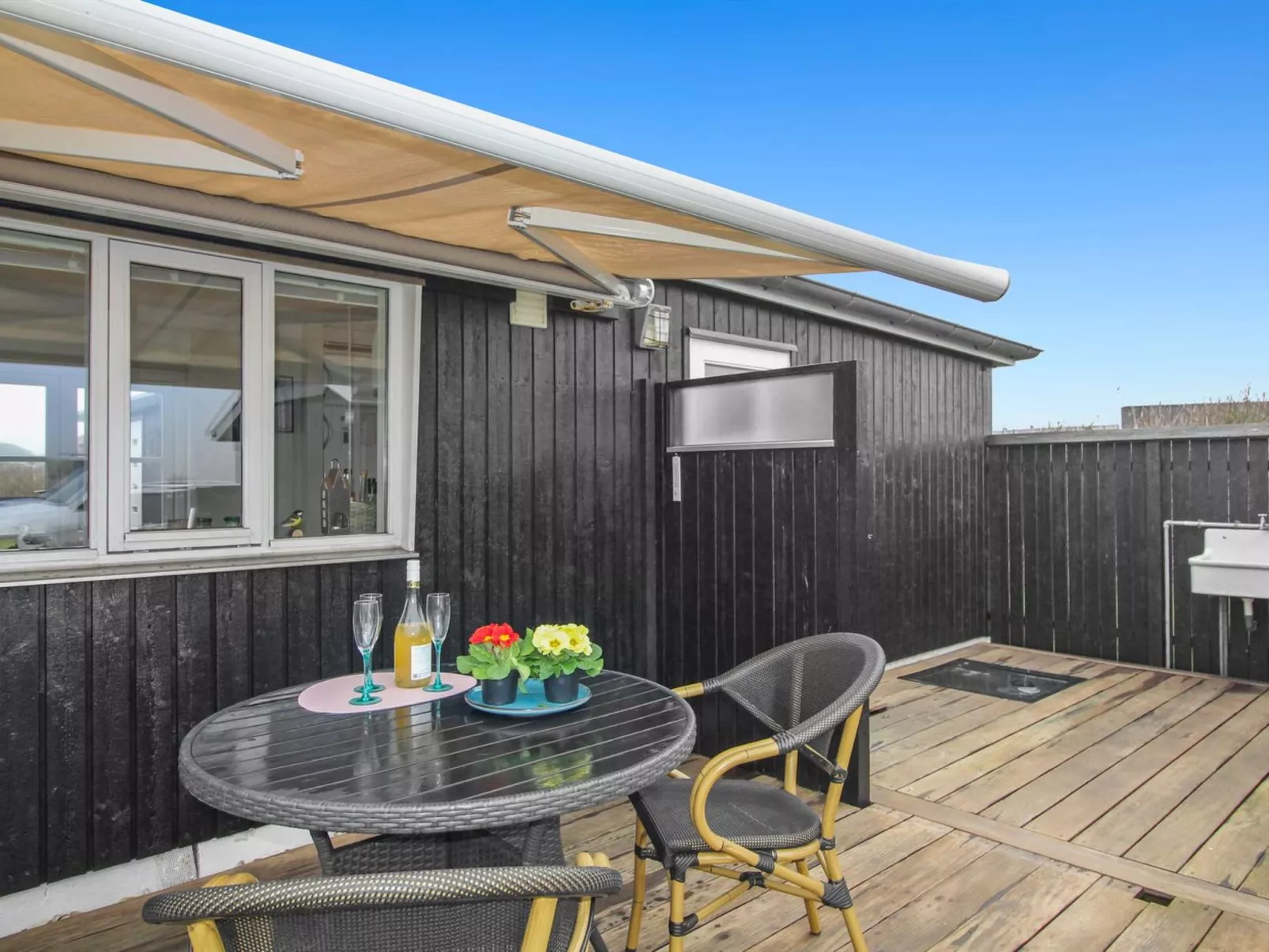 "Edvia" - 300m from the sea-Buiten