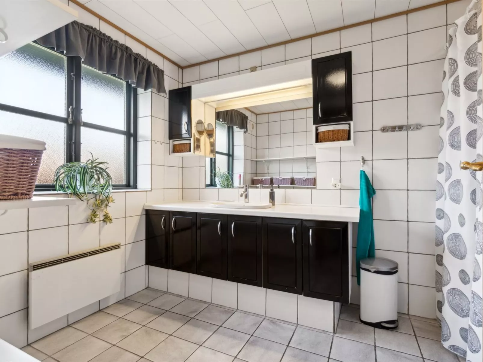 "Josie" - 700m from the sea-Binnen