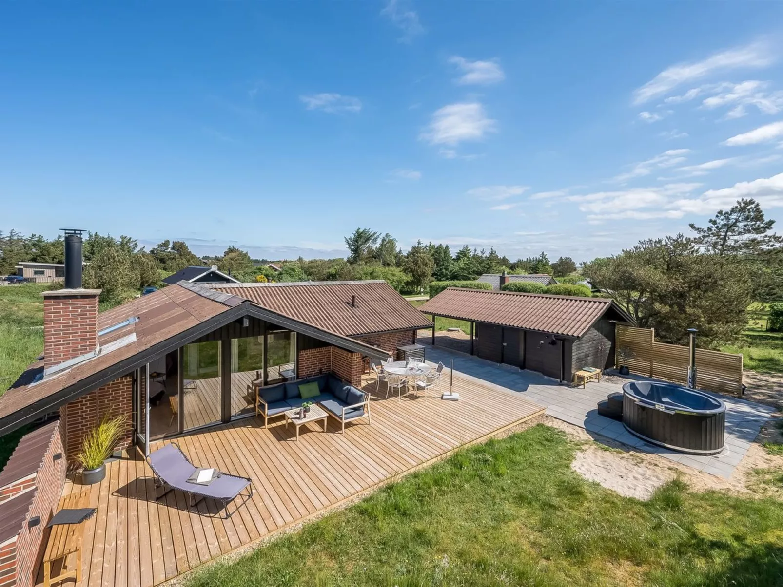 "Tilda" - 900m from the sea-Buiten