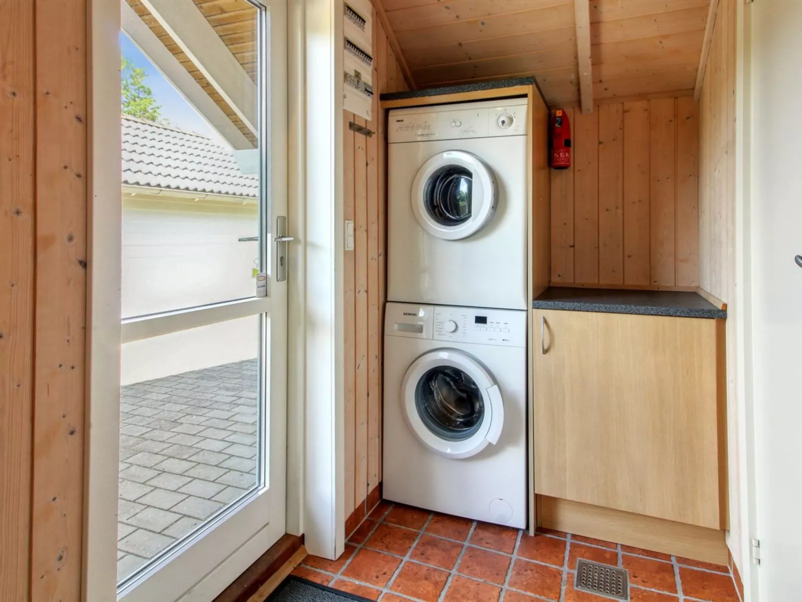 "Sanna" - 30km from the sea-Binnen