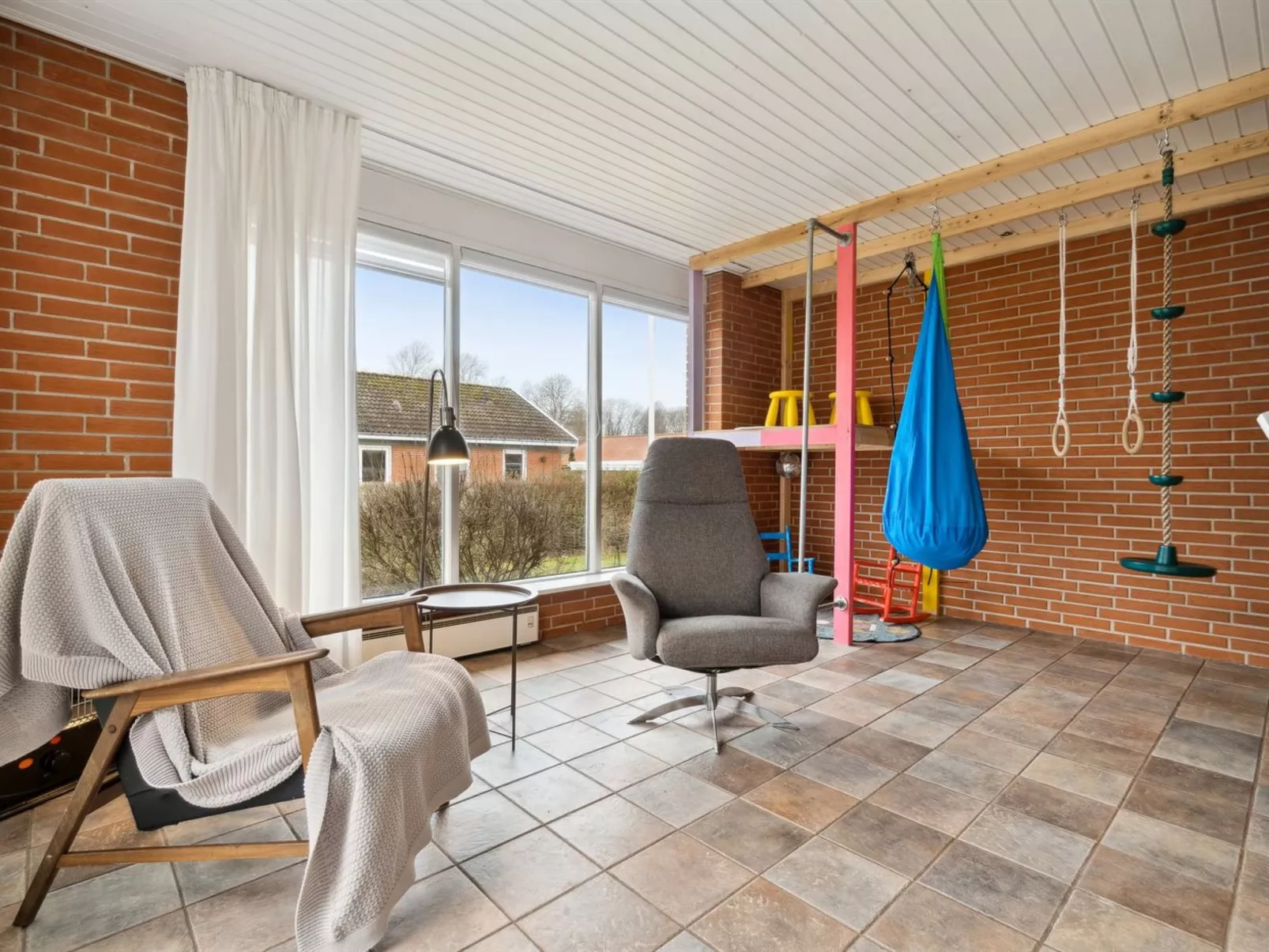 "Yrjö" - 1km from the sea-Binnen