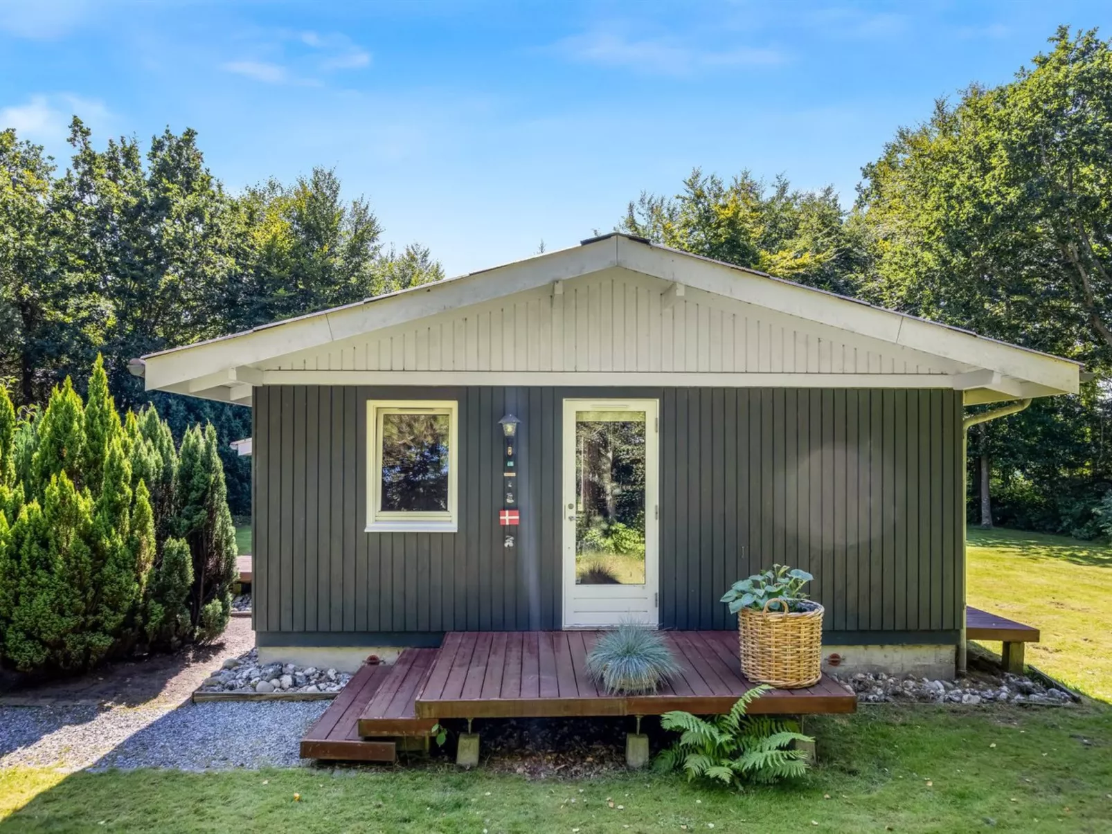 "Sofja" - 175m to the fjord-Buiten