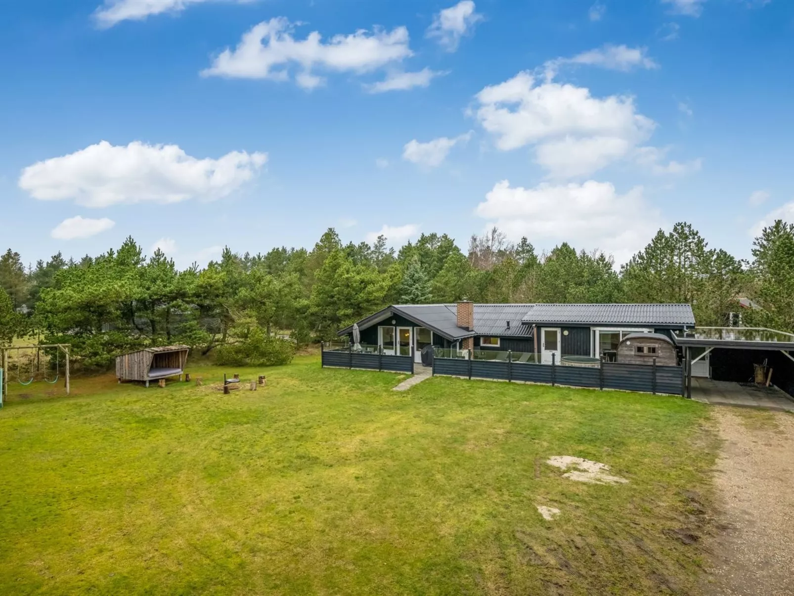 "Orm" - 2.3km from the sea-Buiten