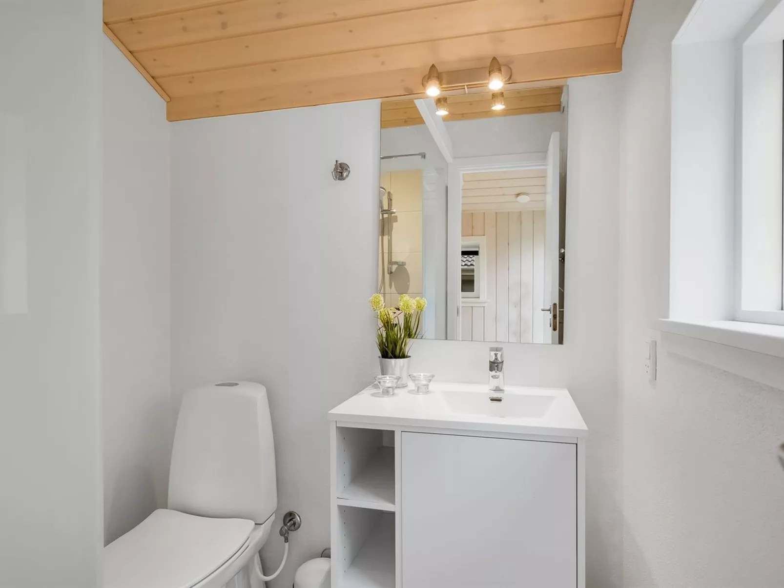 "Famke" - 1km from the sea-Binnen