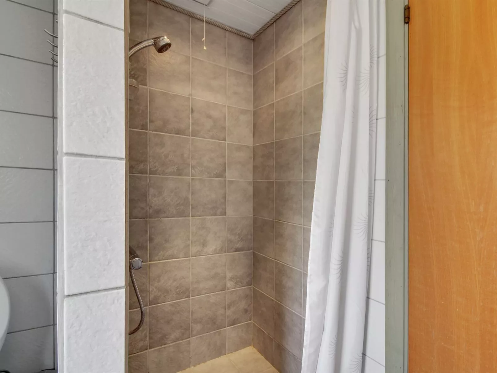 "Tala" - 4km from the sea-Binnen