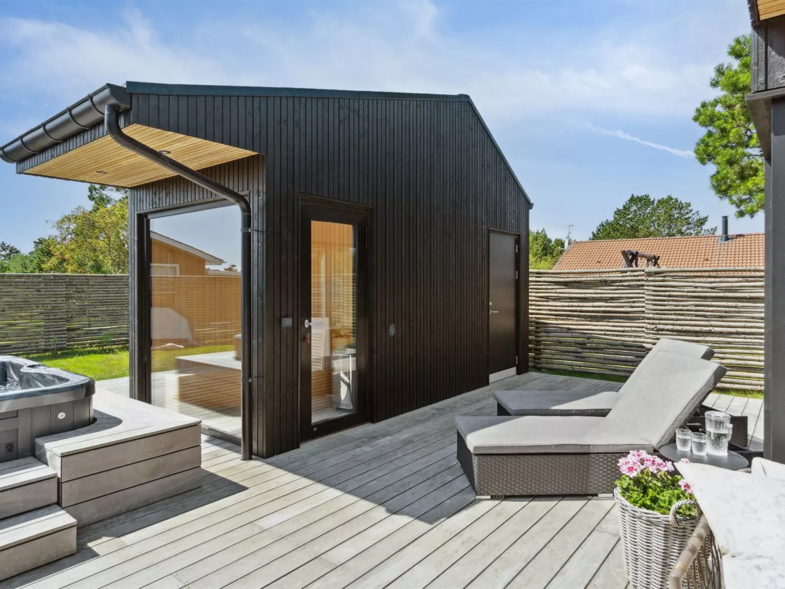 "Toyah" - 400m from the sea-Binnen