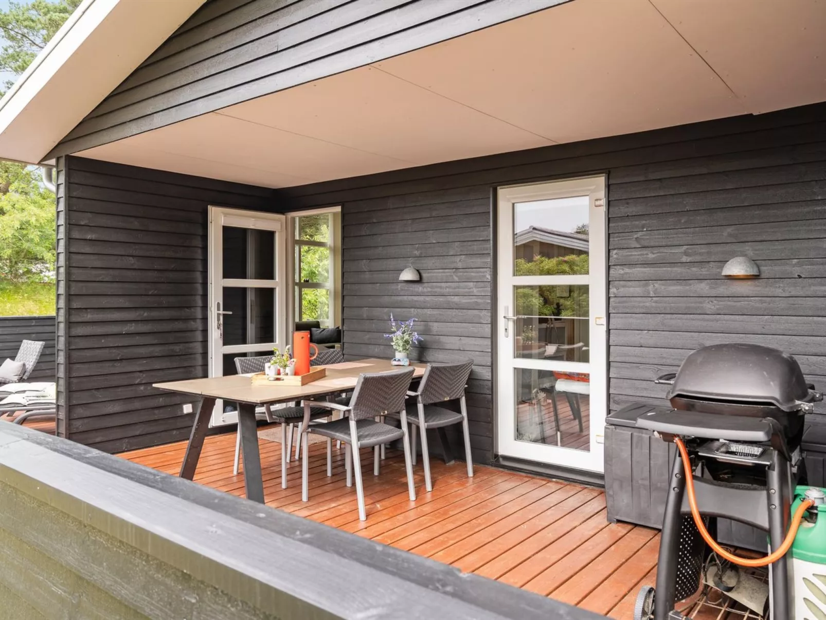 "Akkar" - 1.8km from the sea-Buiten