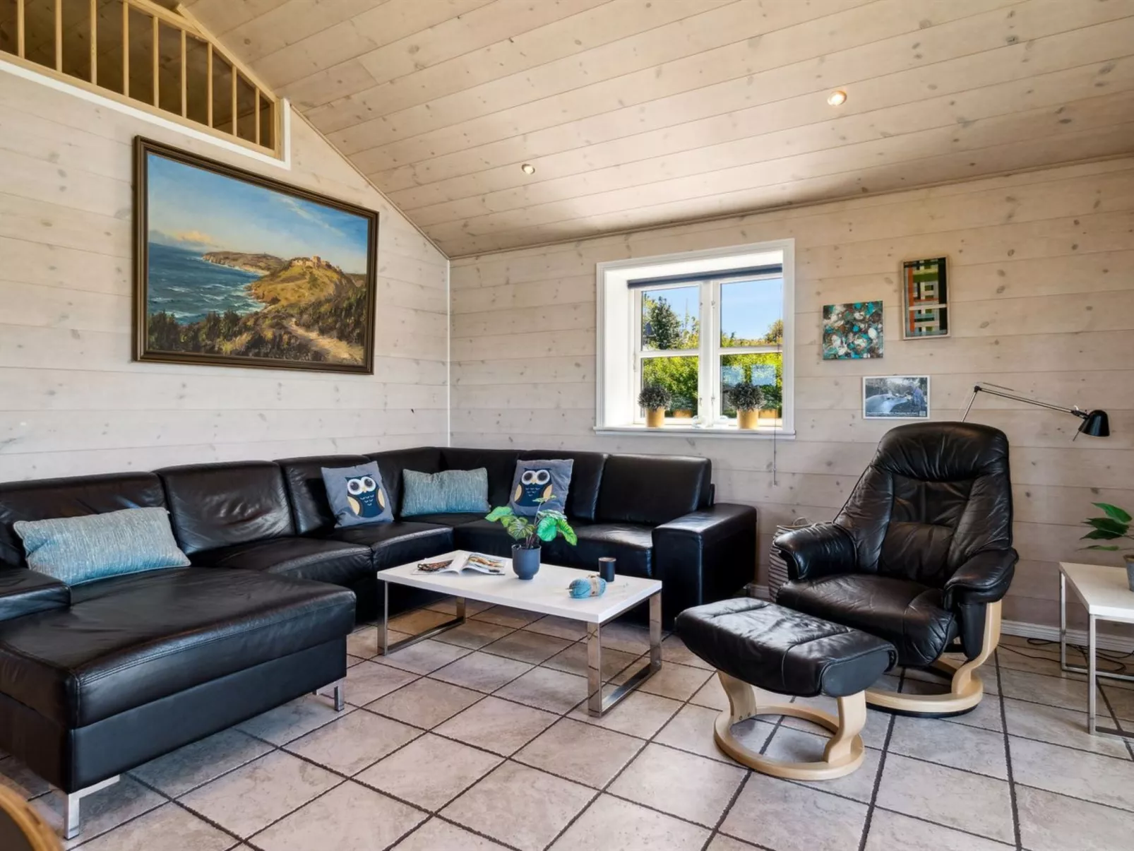 "Hjalmar" - 400m from the sea-Binnen