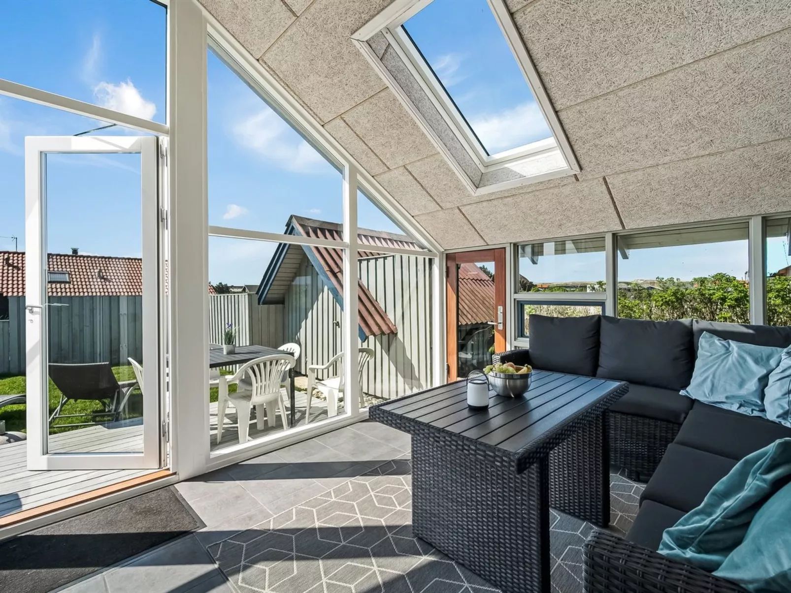 "Emppu" - 250m from the sea-Binnen