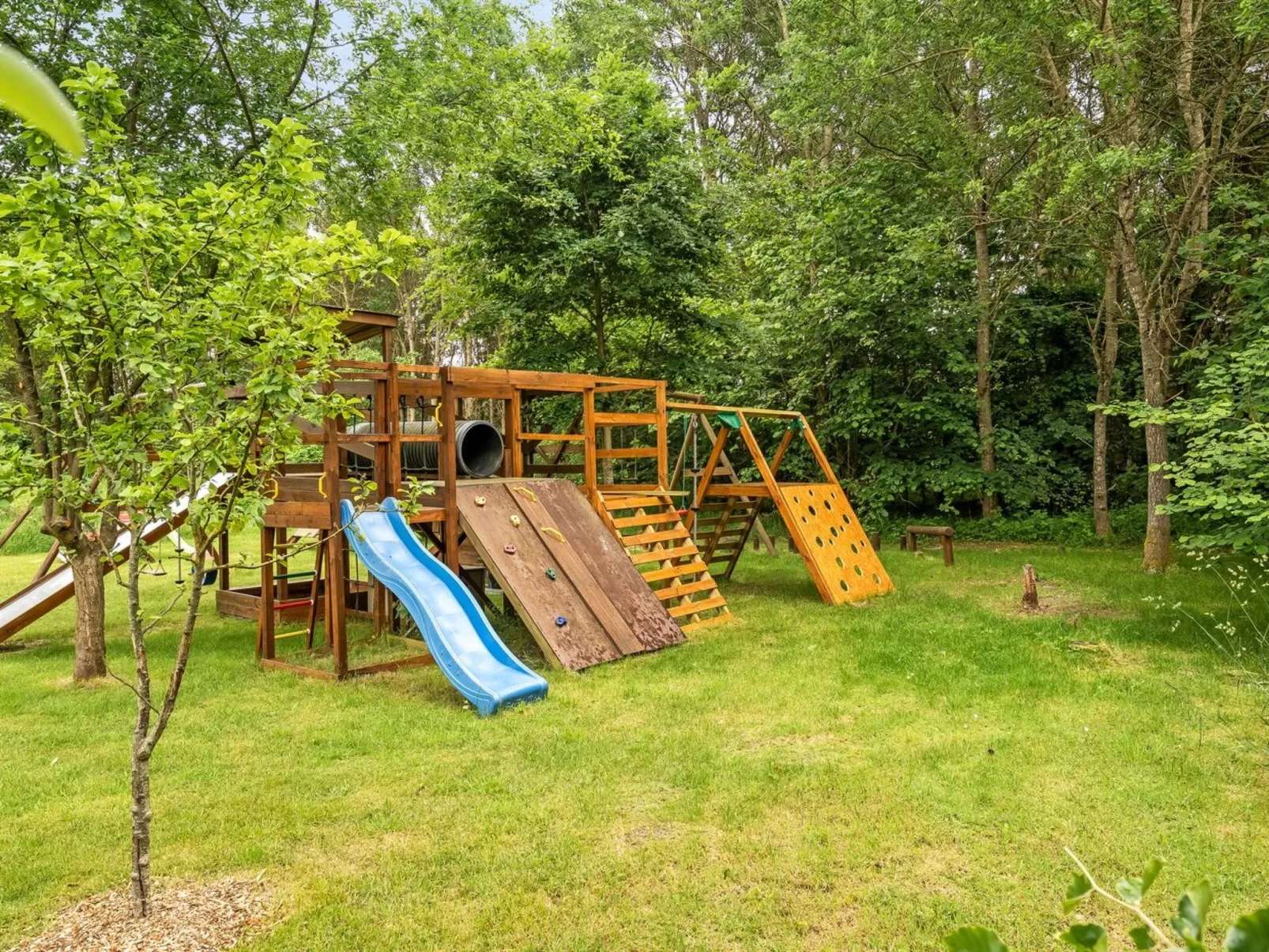 "Ara" - 1.4km from the sea