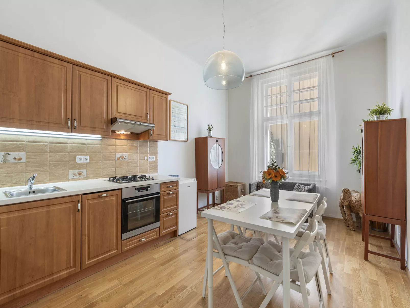 Old Town home-Binnen