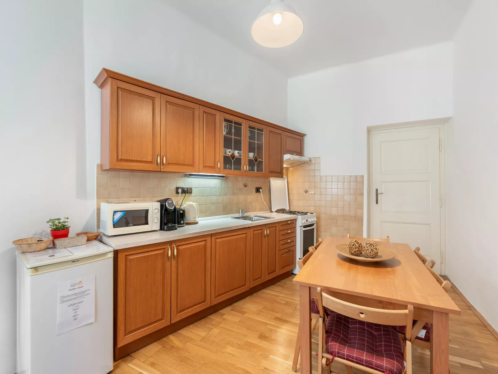 Old Town home-Binnen