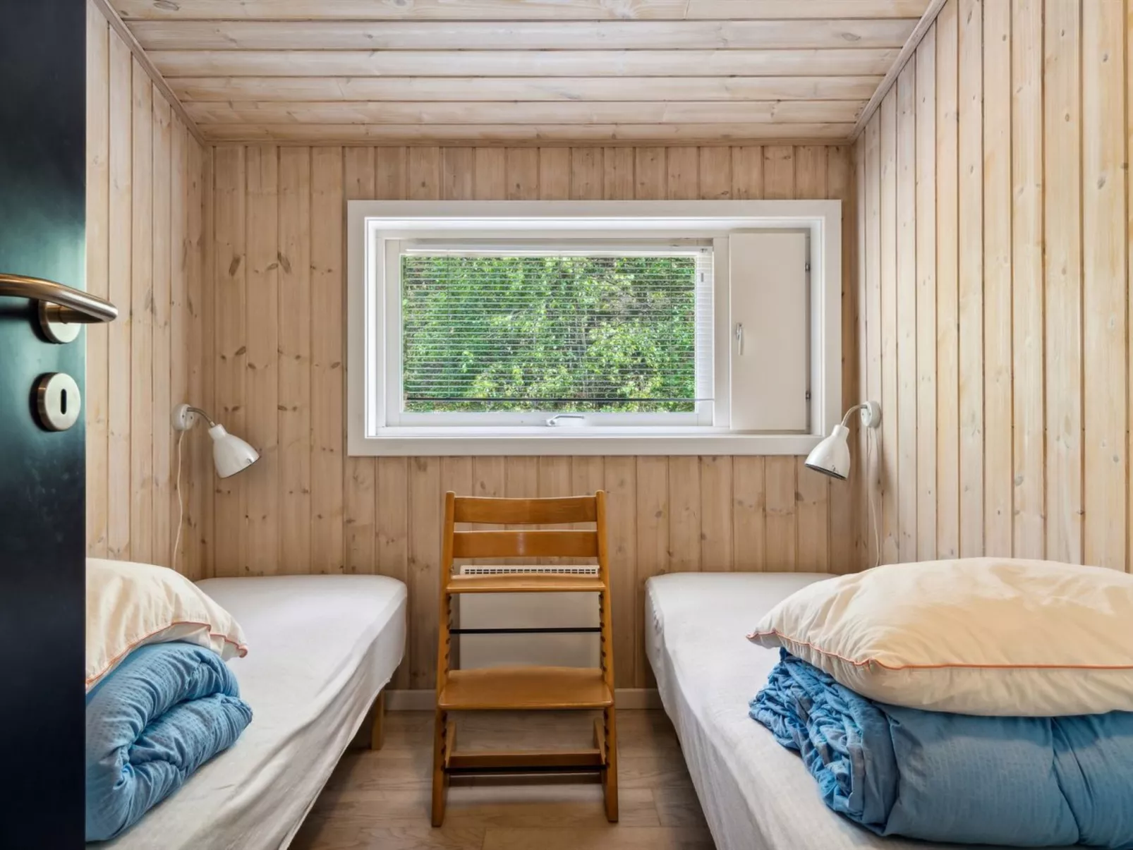 "Deni" - 800m from the sea-Binnen