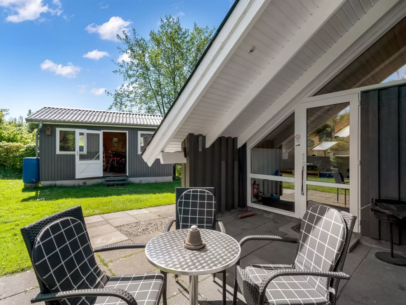 "Tytti" - 300m from the sea-Buiten