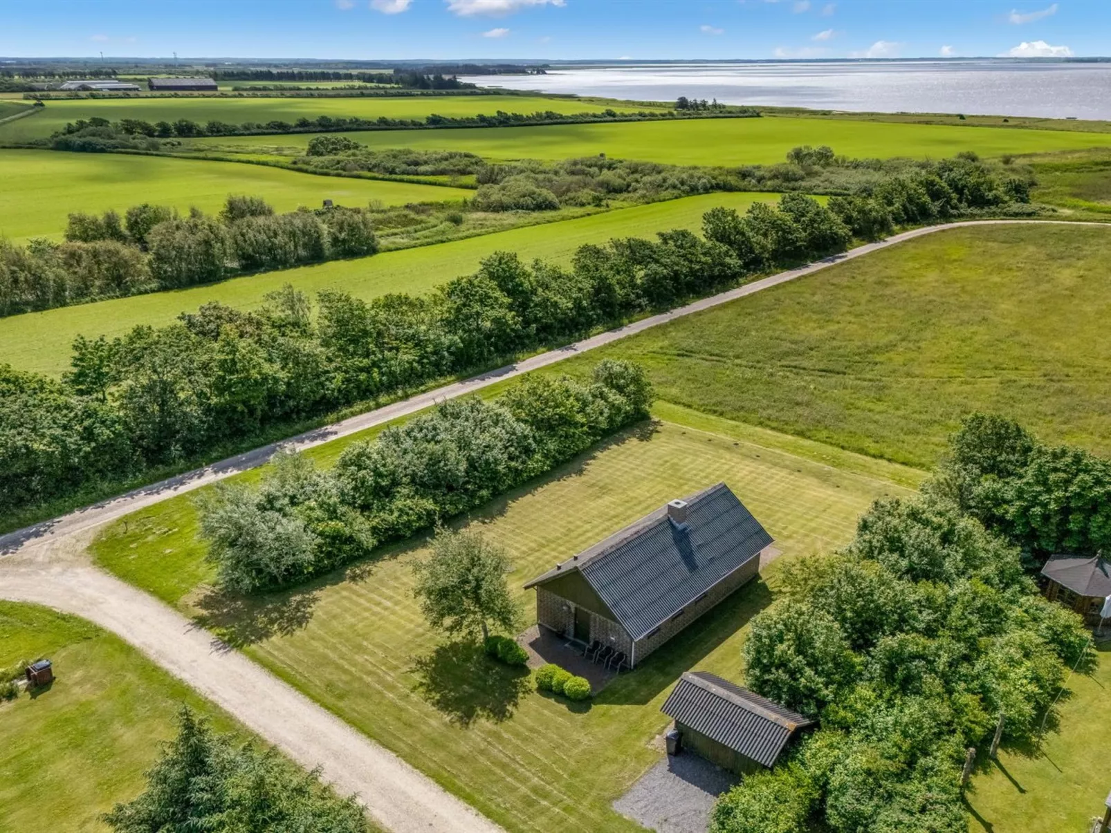 "Arlin" - 380m to the fjord-Buiten