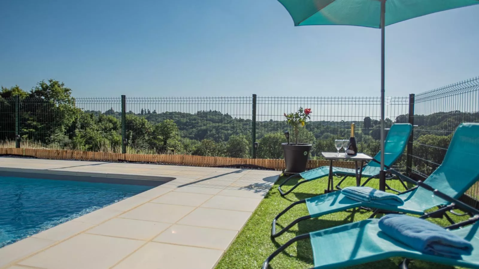 Chez Hélene-Terrasbalkon