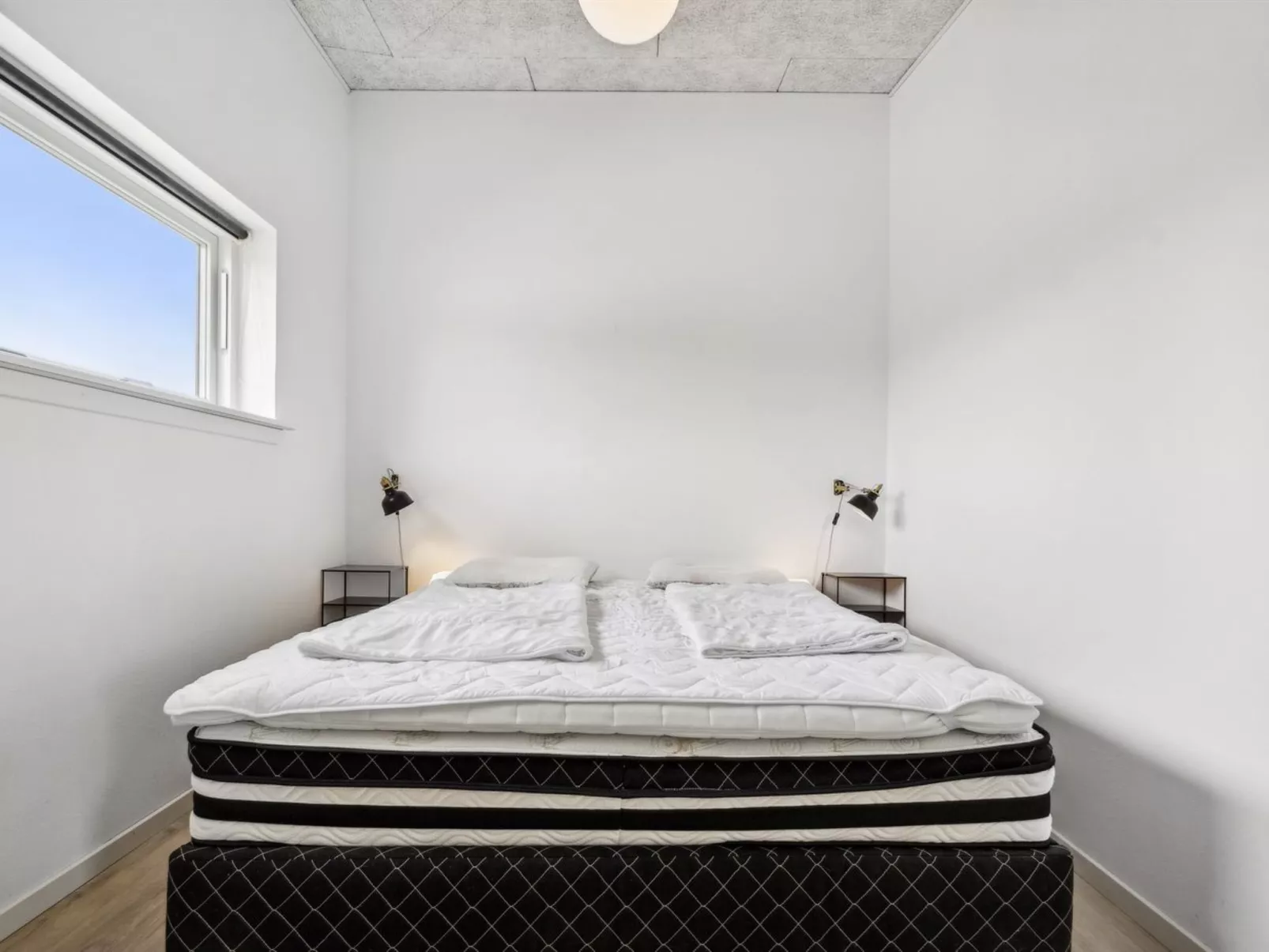 "Ingebrit" - 1.4km from the sea-Binnen