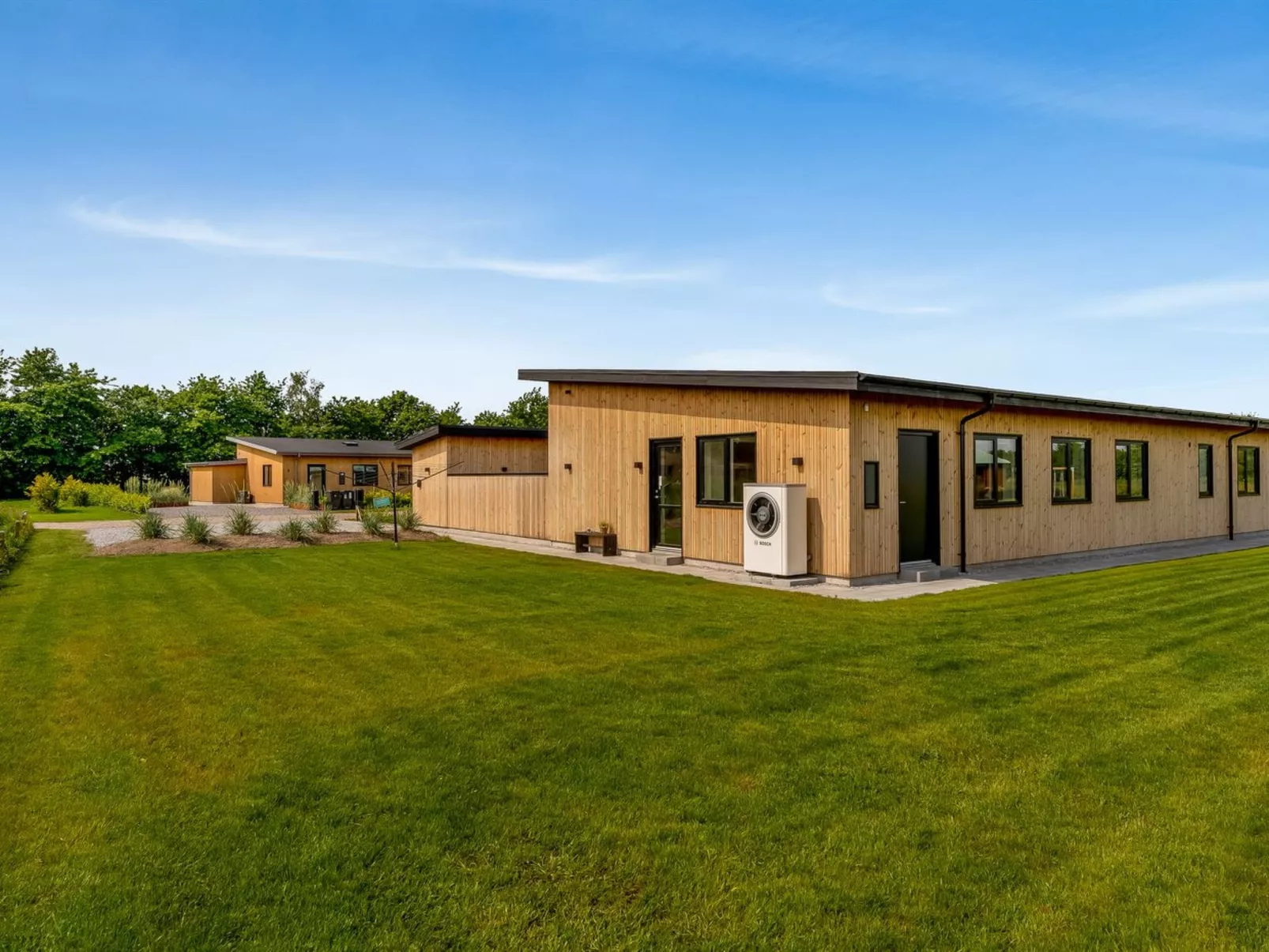 "Elevus" -  from the sea-Buiten