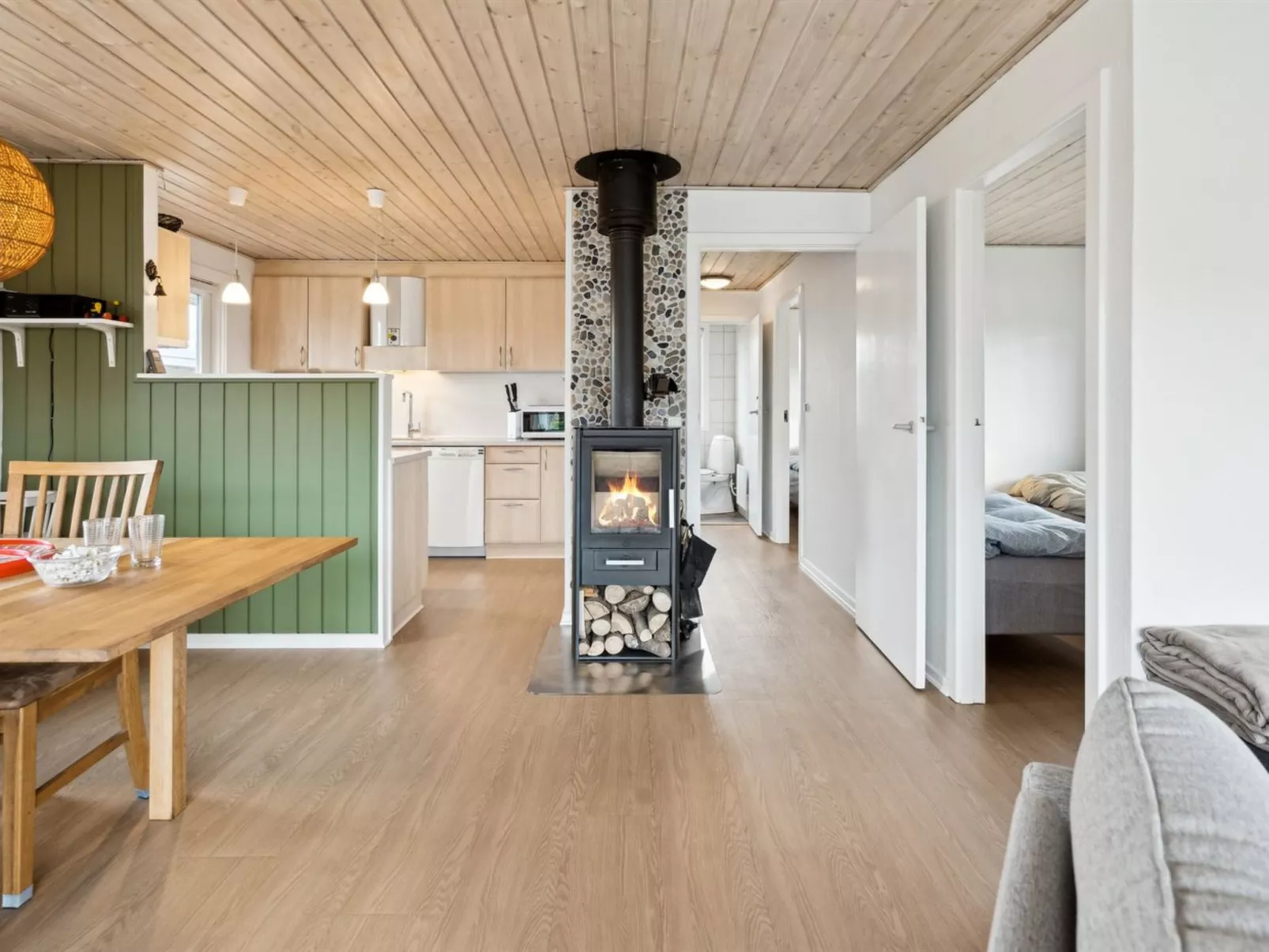 "Severine" - 650m from the sea-Binnen