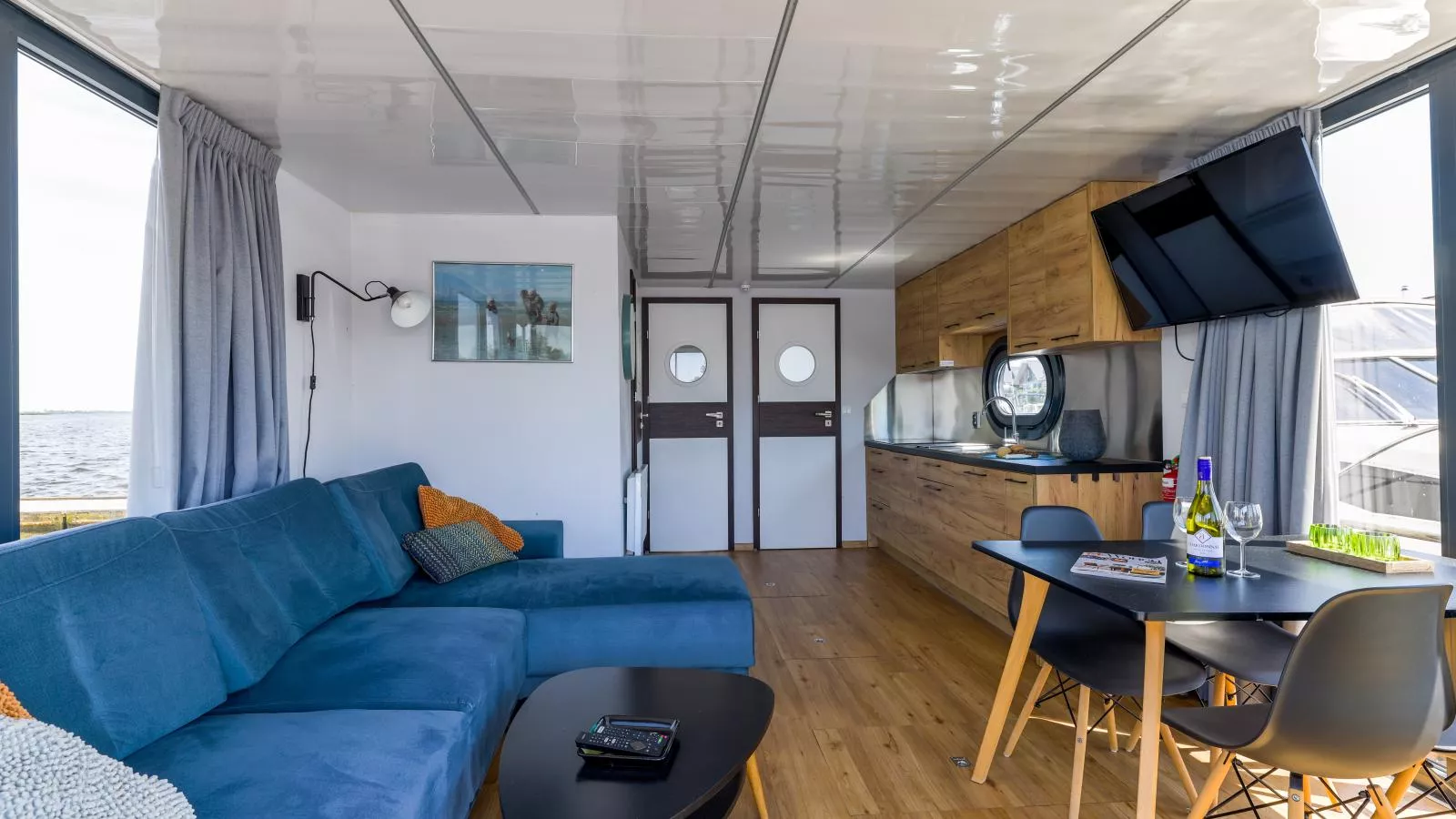 Tiny Houseboat De Woudaap - I-Woonkamer