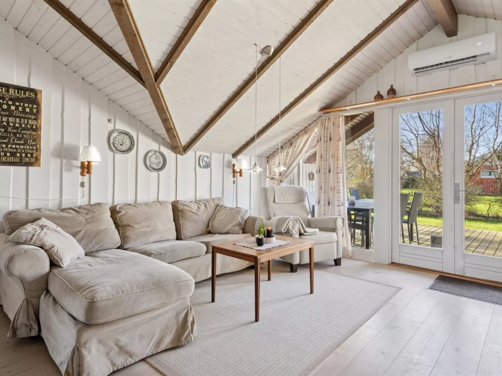 "Bernadine" - 400m from the sea-Binnen