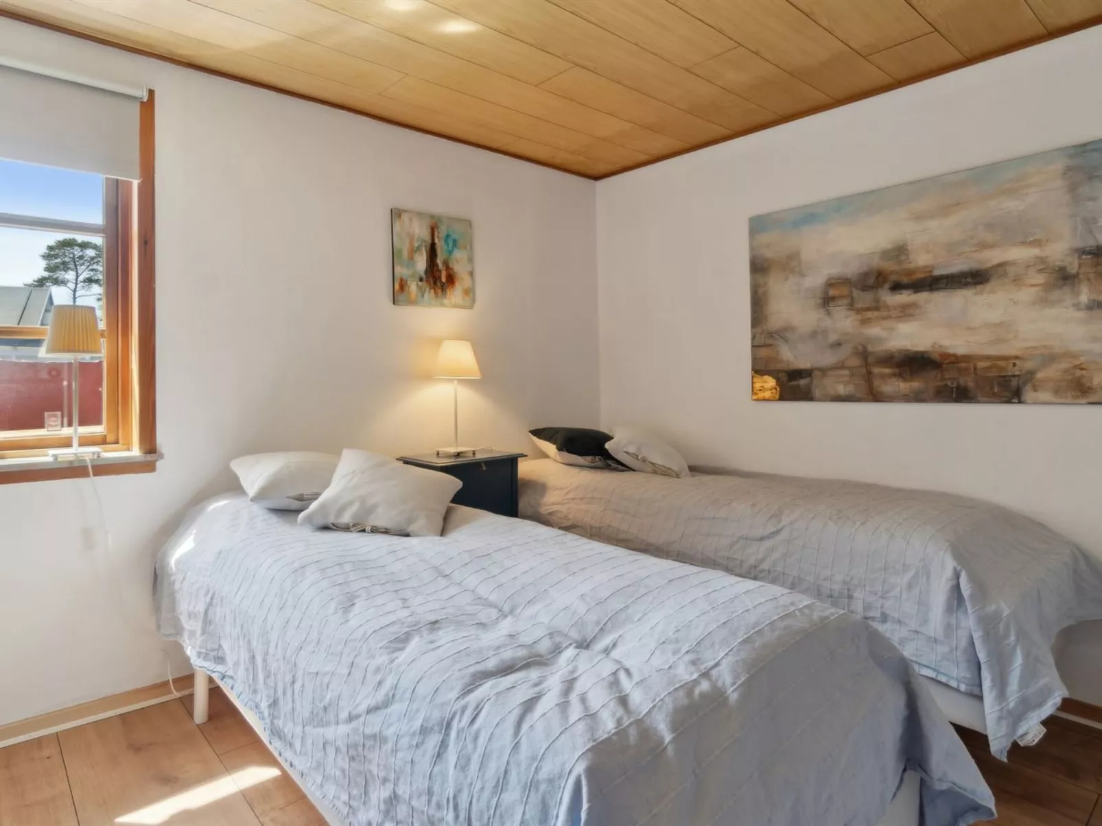 "Hakon" - 40m from the sea-Binnen