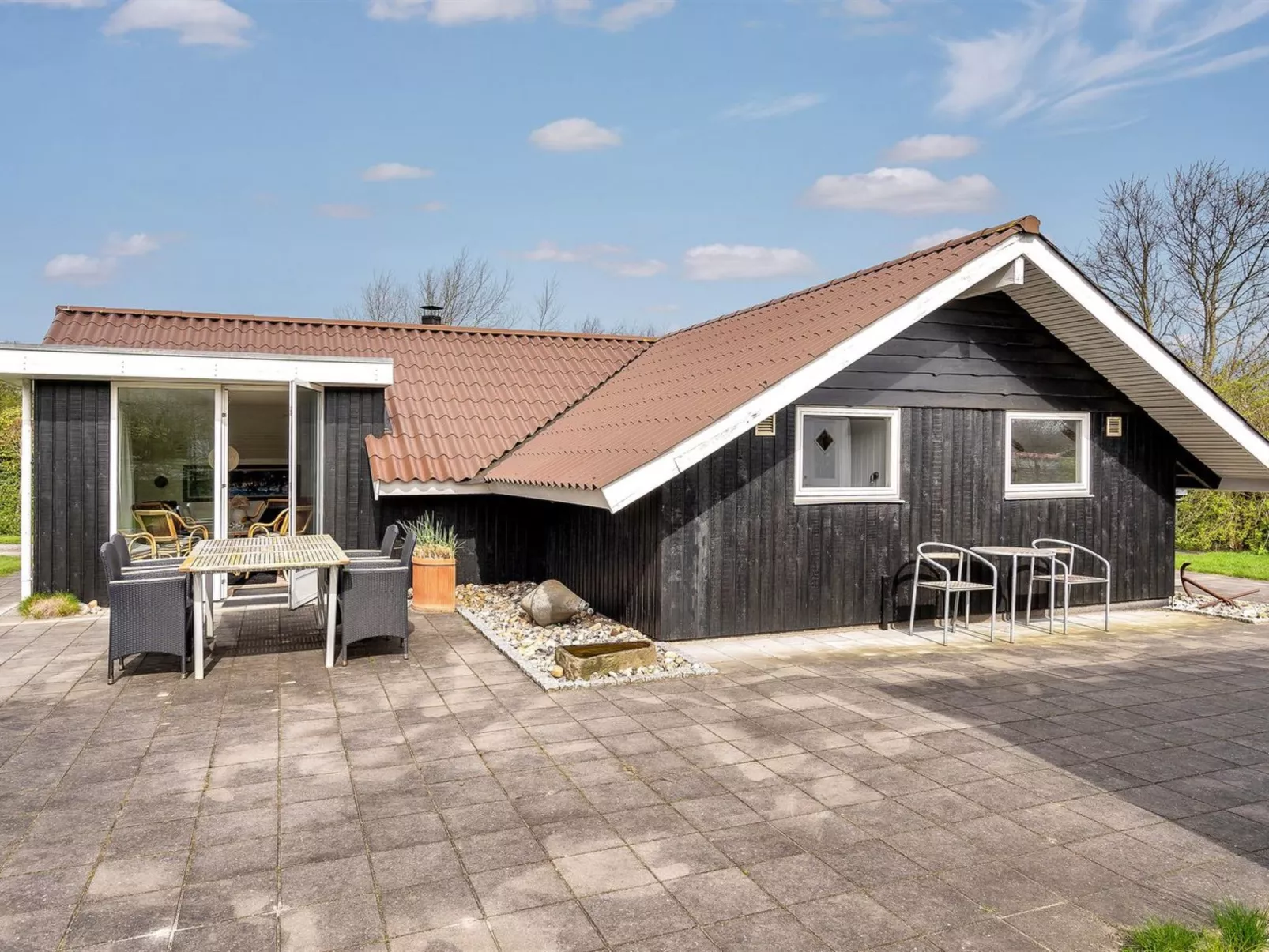 "Magnus" - 250m to the fjord-Buiten