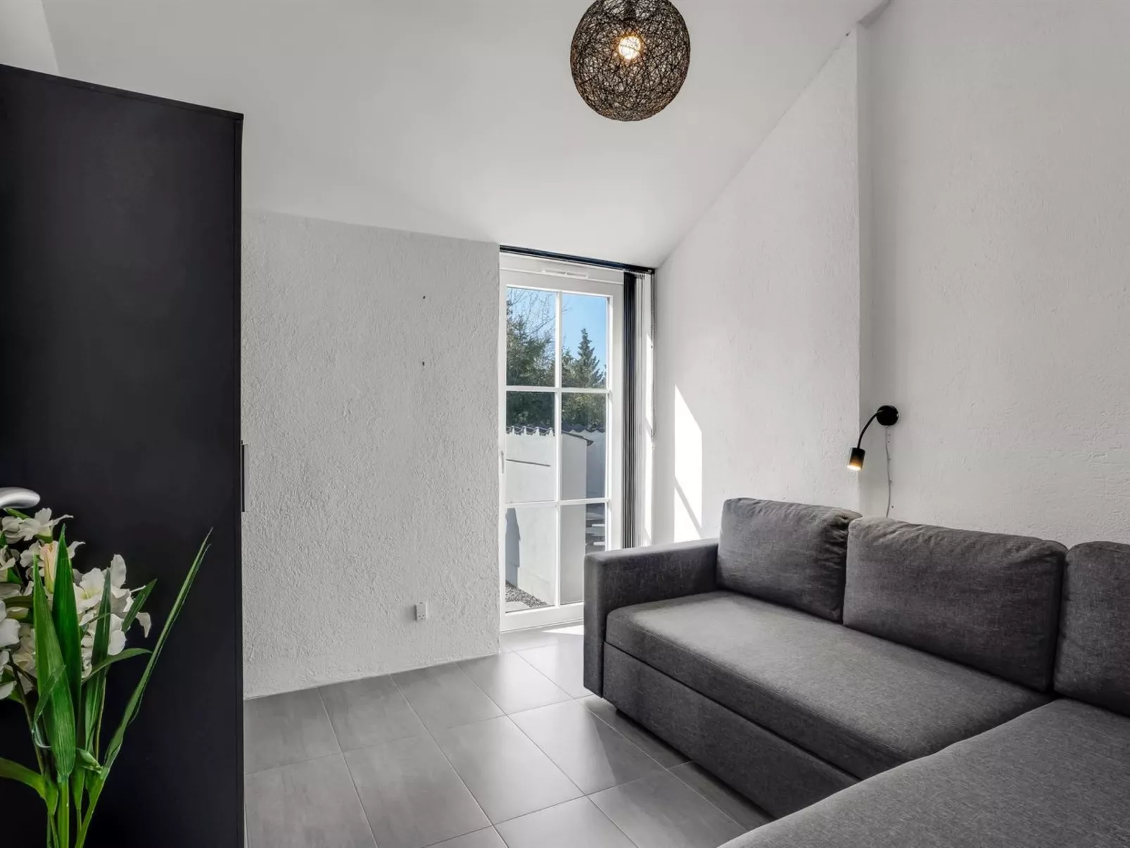 "Judit" - 10m from the sea-Binnen