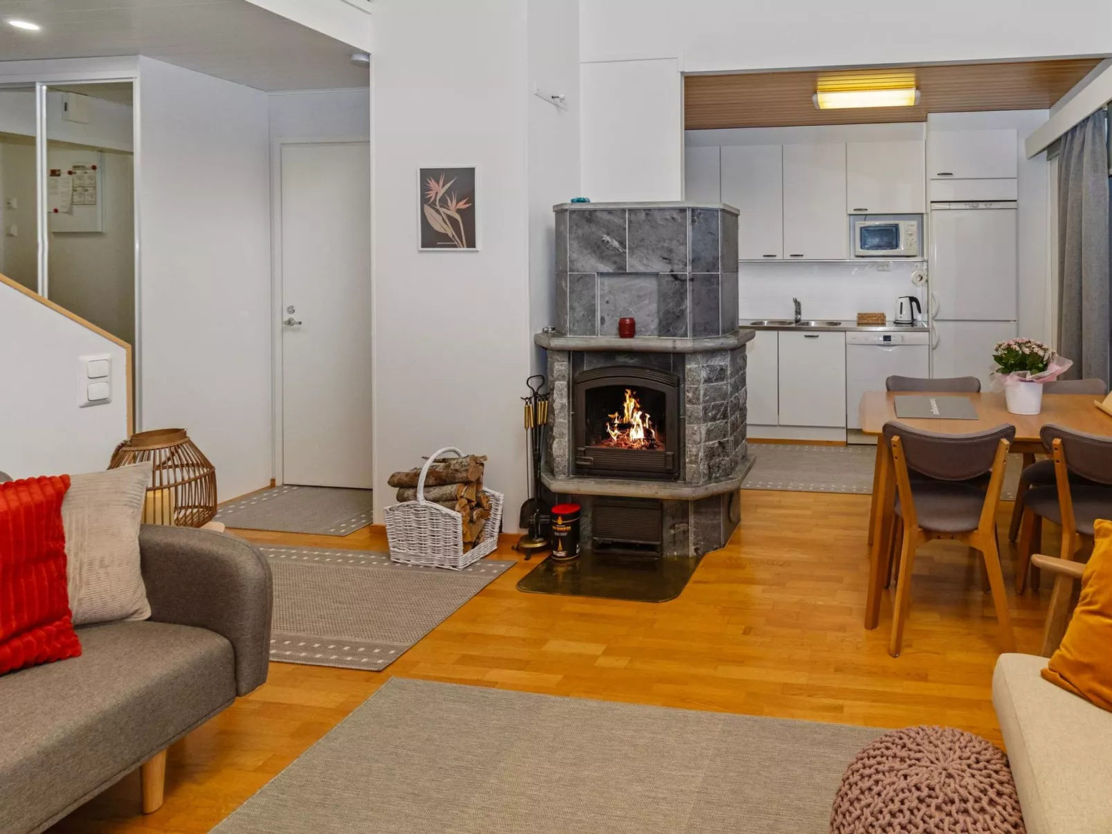 Karhunvartijanmaja d4-Binnen