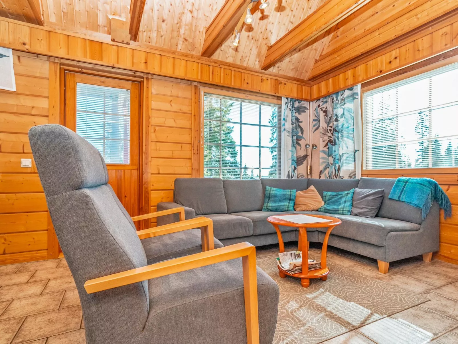 Kinostupa 1a (2)-Binnen