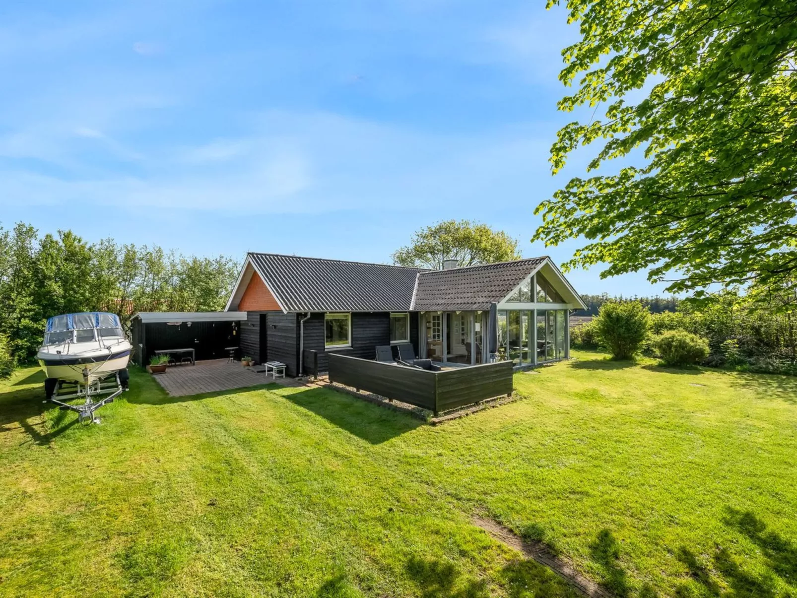 "Fido" - 500m to the fjord