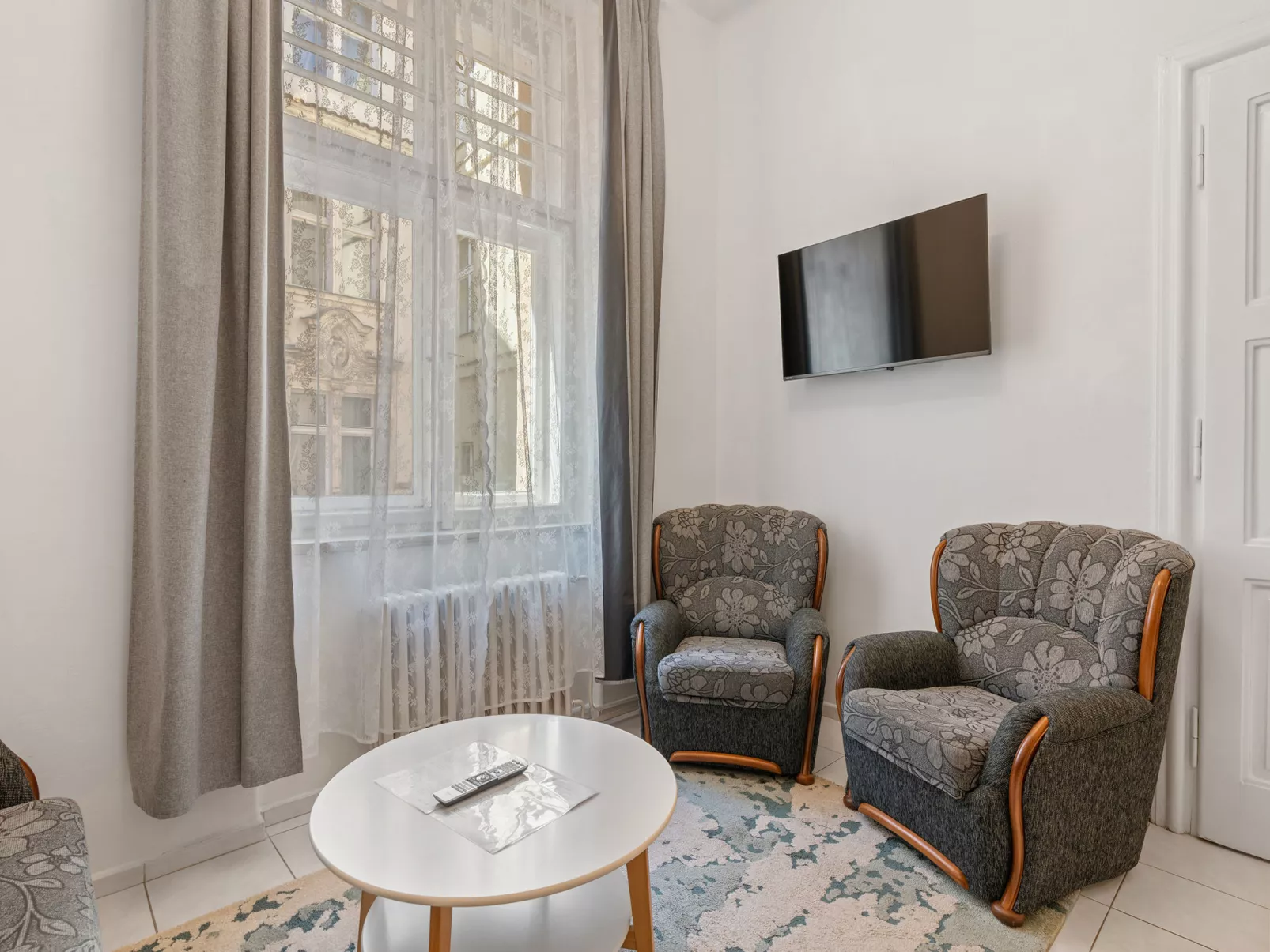 Old Town home-Binnen