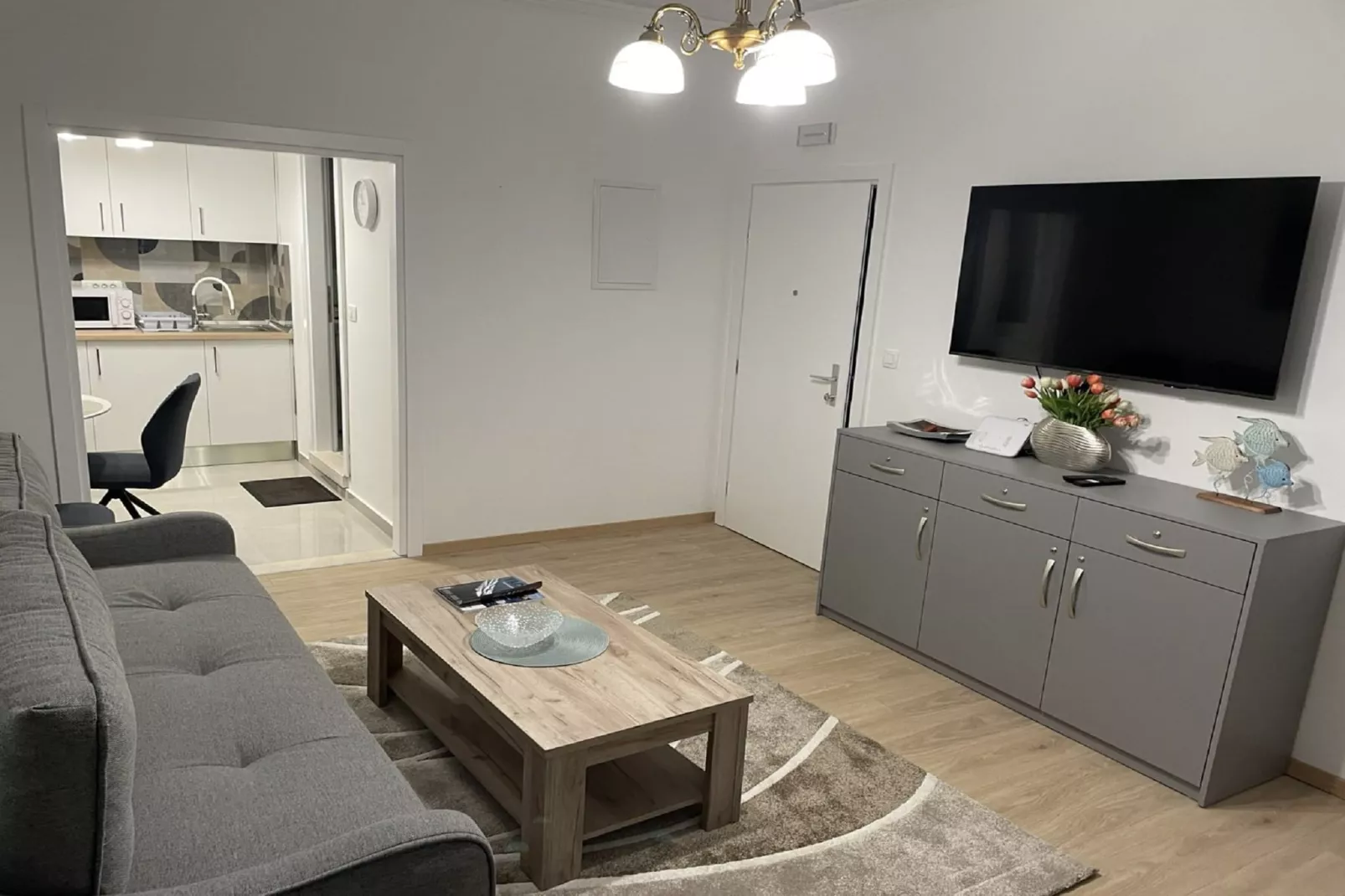 Anima Mea Old Town Apartments- Premium Apartment with Balcony-Woonkamer