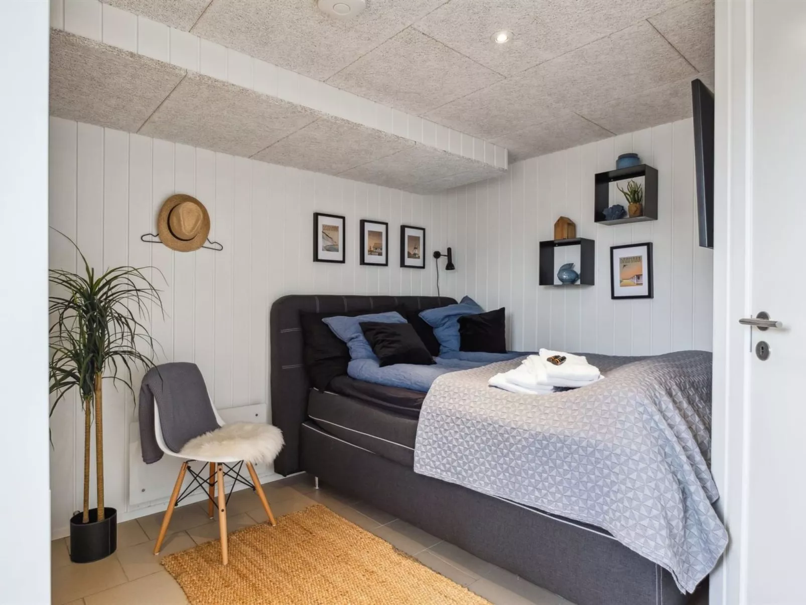 "Sinika" - 100m from the sea-Binnen