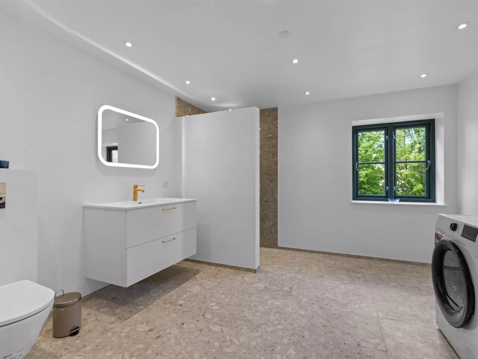 "Brun" - 1.5km from the sea-Binnen