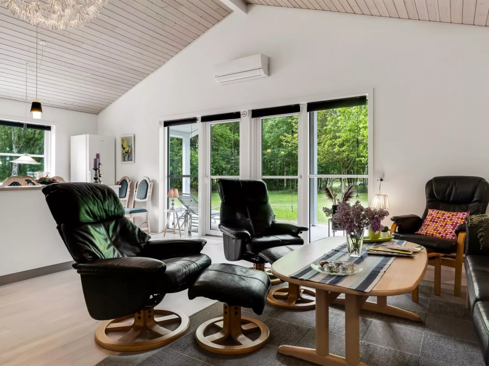 "Bæver" - 1km from the sea-Binnen