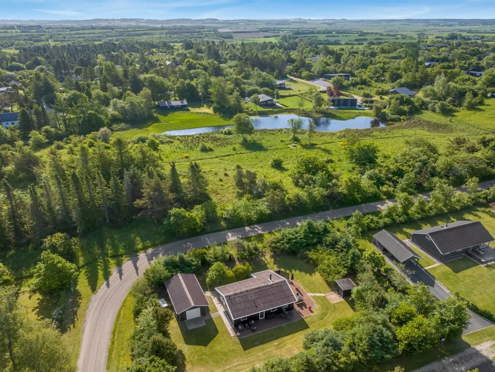 "Laris" - 700m to the fjord-Buiten