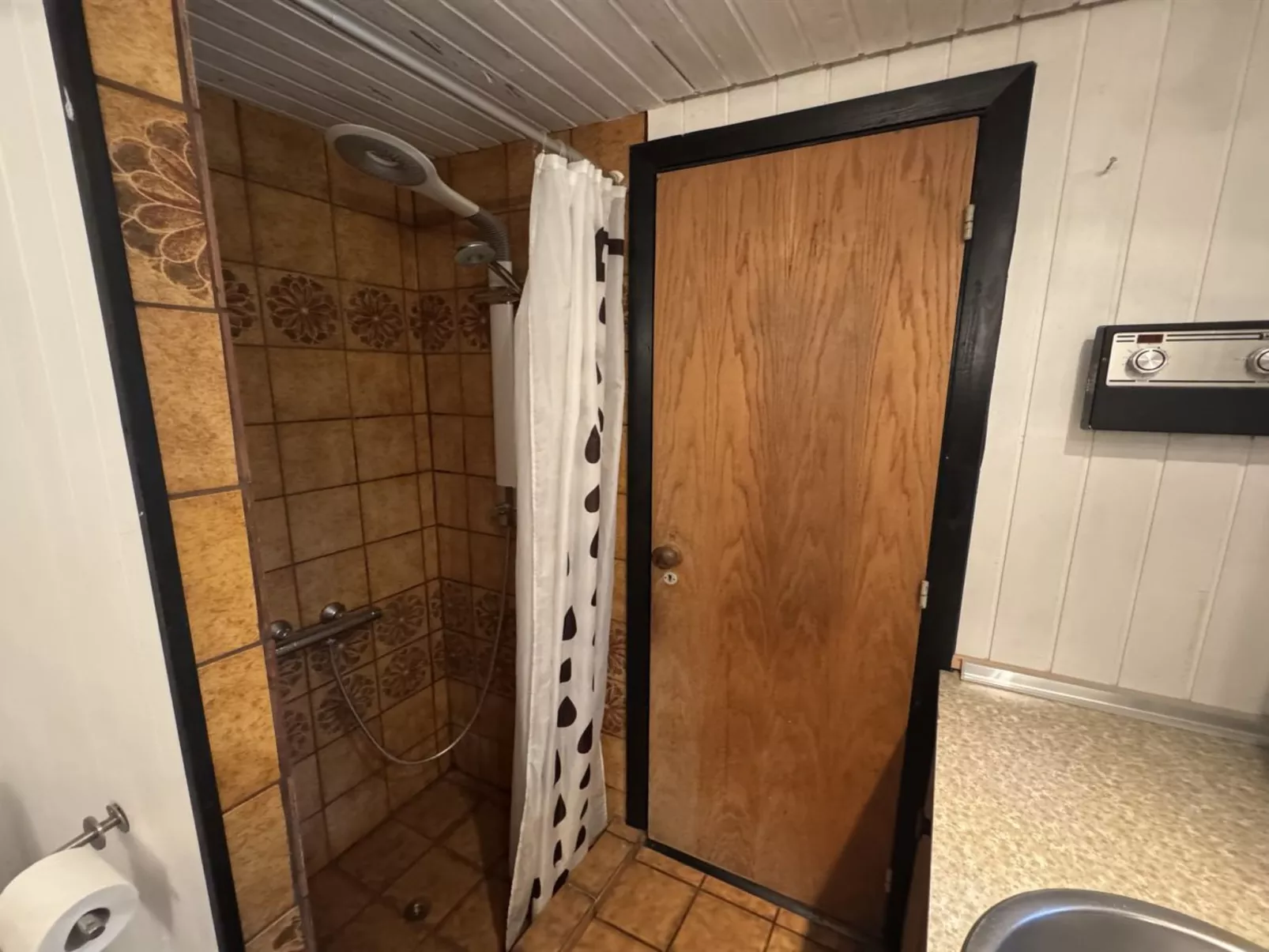 "Karmen" - 1km from the sea-Binnen