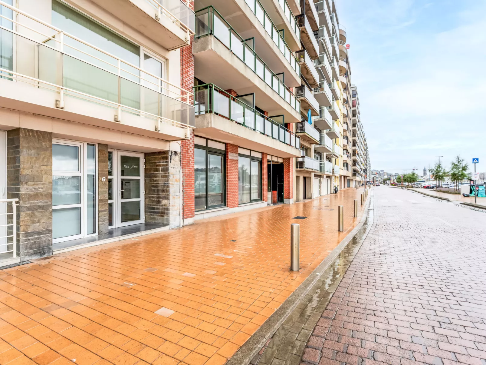 Anne I with harbour view-Buiten